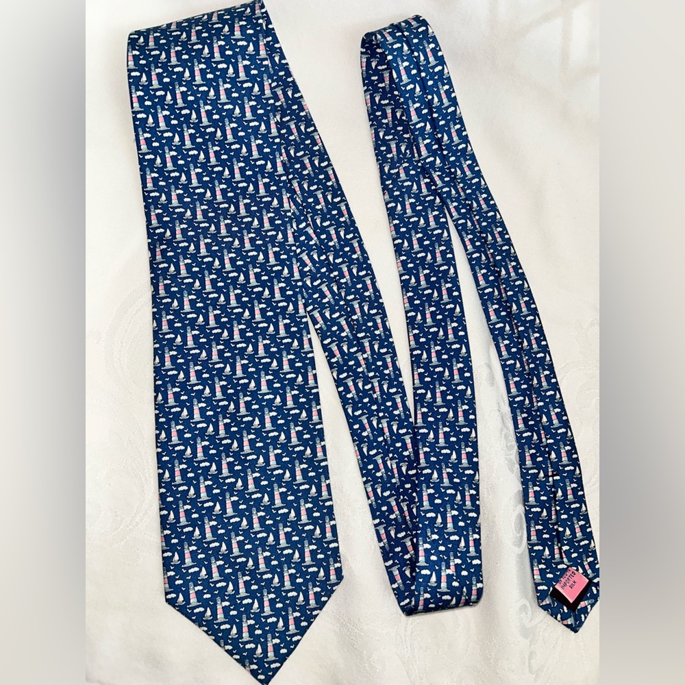 Vineyard Vines lighthouse tie
